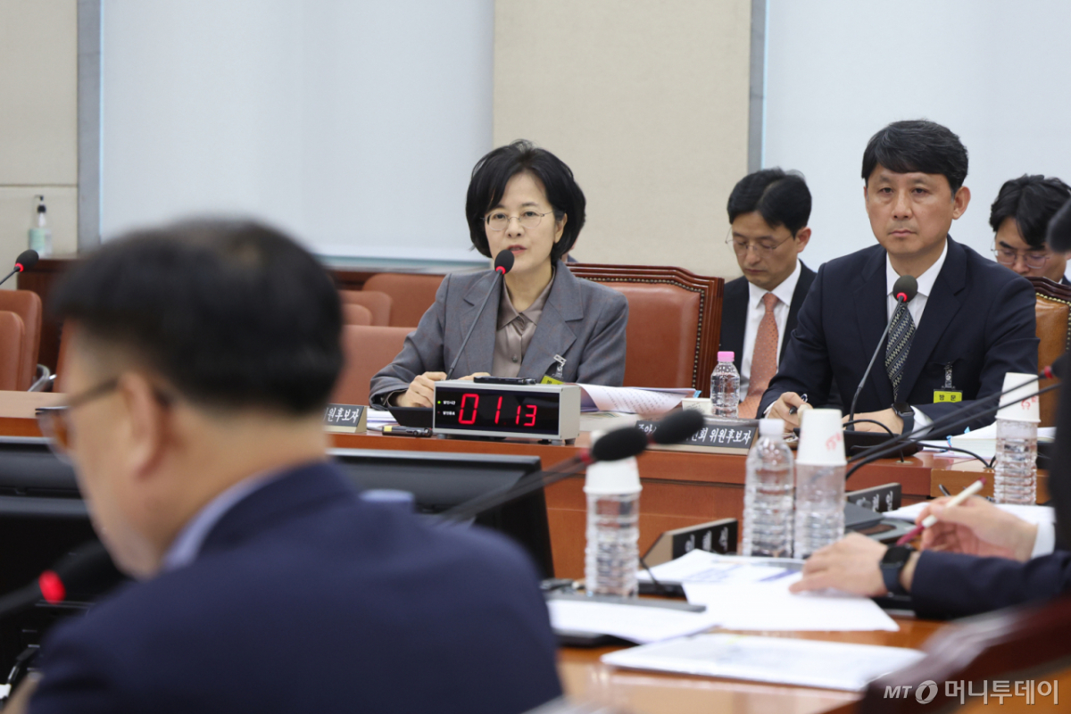 전현정 중앙선관위원 후보자가 지난 3월26일 서울 여의도 국회에서 열린 행정안전위원회의 윤광일, 전현정 중앙선거관리위원 후보자 인사청문회에서 의원 질의에 답하고 있는 모습. /사진=뉴시스