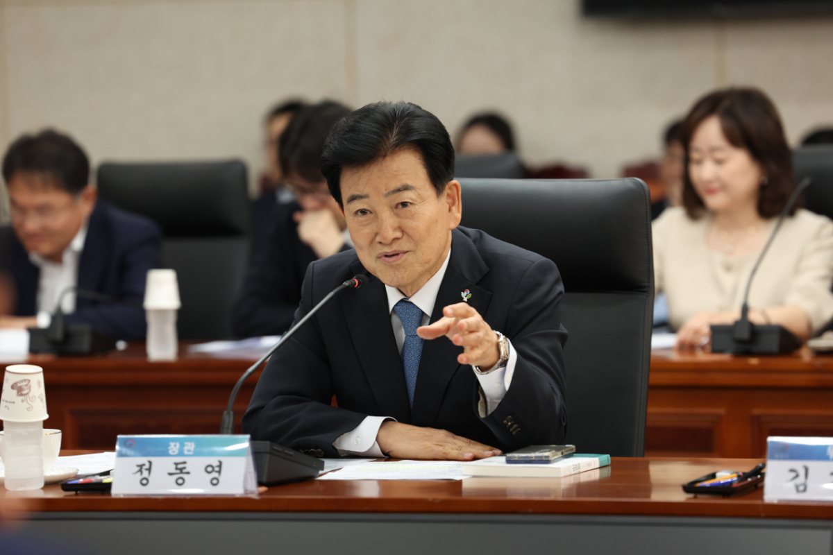 정동영 통일부 장관이 17일 오전 서울 남북회담본부에서 '한반도 평화전략 자문단' 제4차 회의에서 발언하고 있다. /사진제공=통일부