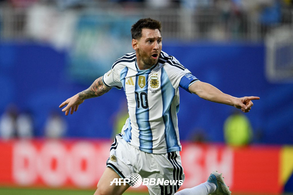 리오넬 메시가 지난 17일 알제리와의 2026 FIFA 북중미 월드컵 조별리그 J조 1차전에서 골을 터뜨린 뒤 골 세리머니를 하고 있다. /AFPBBNews=뉴스1