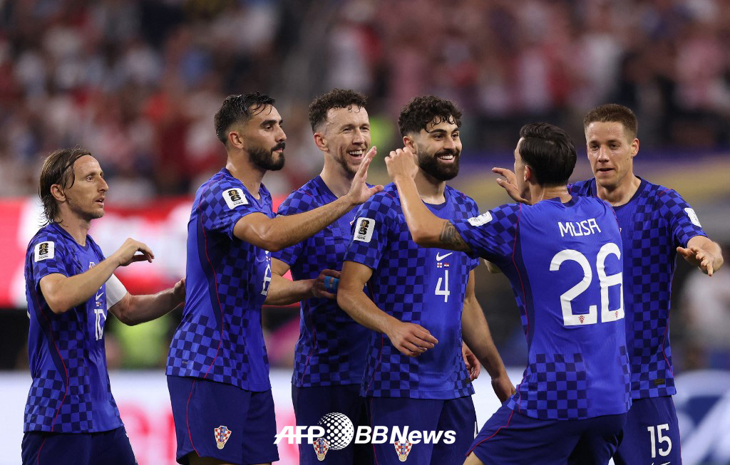 크로아티아 축구대표팀 선수들이 18일 미국 댈러스 스타디움에서 열린 2026 FIFA 북중미 월드컵 조별리그 L조 1차전 잉글랜드전 득점 이후 기뻐하고 있다. /AFPBBNews=뉴스1