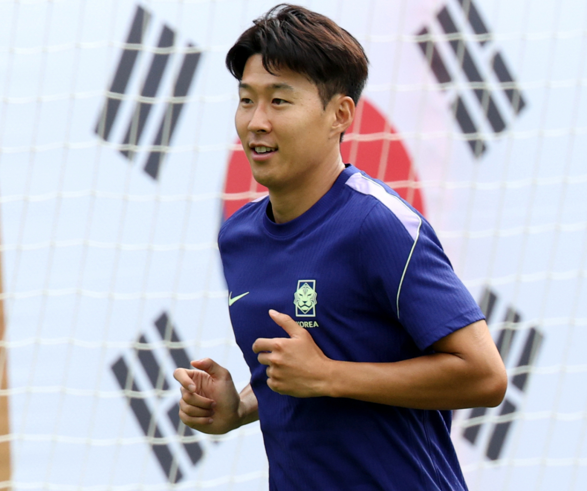 대한민국 축구 국가대표팀이 2026 북중미월드컵 A조 예선 멕시코전을 하루 앞두고 17일 멕시코 과달라하라 치바스 베르데 바예에서 훈련을 진행했다. 손흥민을 비롯한 선수들이 러닝 훈련을 하고 있다. /사진=김진경 대기자
