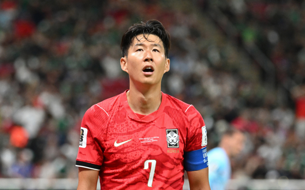 2026 북중미월드컵 A조 예선 대한민국-체코전이 12일(한국 시간) 멕시코 과달라하라 에스타디오 아크론에서 열렸다. 손흥민이 회심의 슈팅이 빗나가자 아쉬워하고 있다. /사진=김진경 대기자