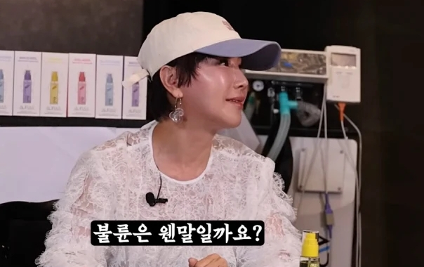 가수 박혜경이 가짜뉴스 소통으로 인해 새벽에 경찰서를 다녀왔다고 밝혀 눈길을 끌었다. /사진=유튜브 영상 캡처