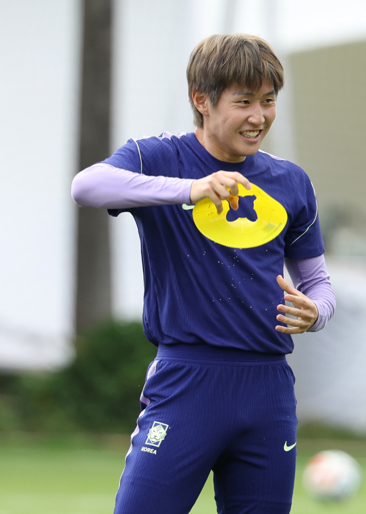 대한민국 축구 국가대표팀이 2026 북중미월드컵 A조 예선 멕시코전을 하루 앞두고 17일 멕시코 과달라하라 치바스 베르데 바예에서 훈련을 진행했다. 이강인을 비롯한 선수들이 밝은 표정으로 훈련을 하고 있다. /사진=김진경 대기자