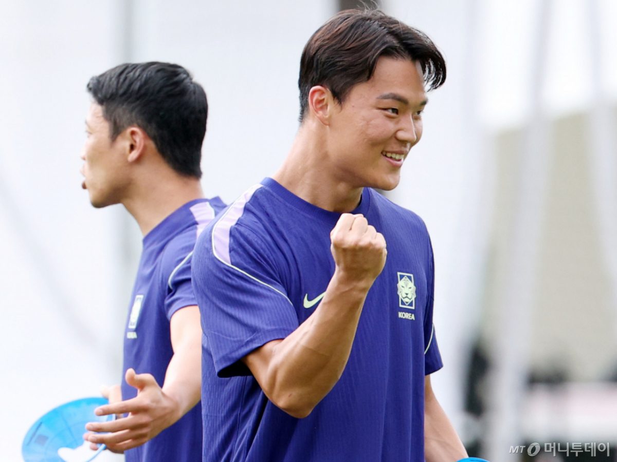 홍명보 감독이 이끄는 대한민국 축구 대표팀이 오는 19일(이하 한국 시간) 개최국 멕시코와 조별리그 2차전을 치르는 가운데 통계업체는 한국의 승리 가능성을 낮게 전망했다. 사진은 훈련 중인 오현규의 모습. /사진=머니투데이 사진 DB