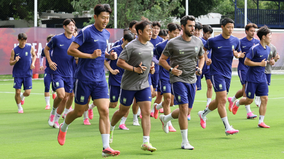 대한민국 축구 국가대표팀 주장 손흥민을 비롯한 선수단이 18일(한국시간) 멕시코 과달라하라 인근 사포판 치바스 바예 베르데 훈련장에서 트레이닝 중인 모습. /사진=뉴스1