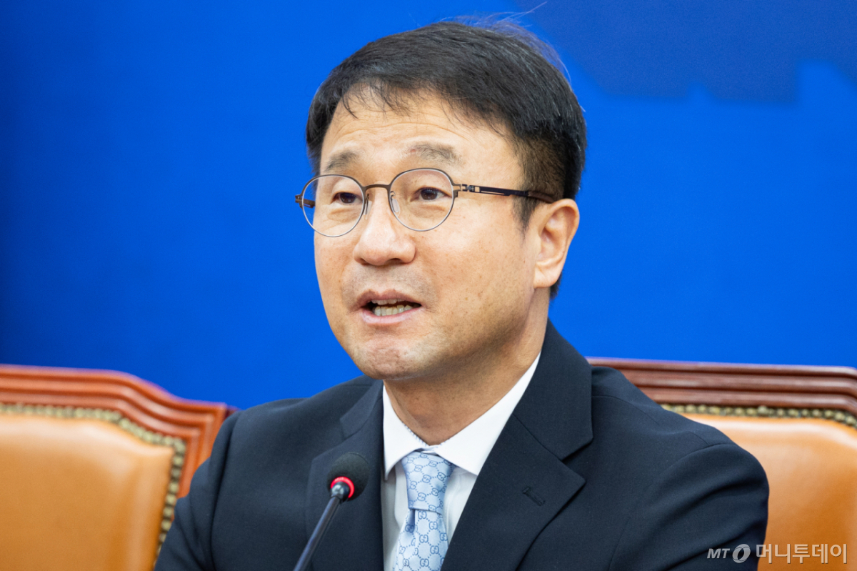 (서울=뉴스1) 유승관 기자 = 한병도 더불어민주당 원내대표가 18일 서울 여의도 국회에서 열린 정책조정회의에서 모두 발언을 하고 있다. 2026.6.18/뉴스1 Copyright © 뉴스1. All rights reserved. 무단 전재 및 재배포, AI학습 이용 금지. /사진=(서울=뉴스1) 유승관 기자