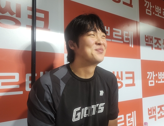 웃고 있는 이민석. /사진=박수진 기자