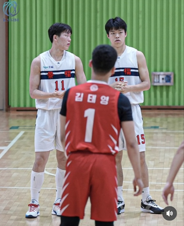 윤지원(왼쪽). /사진=한국중고농구연맹 제공