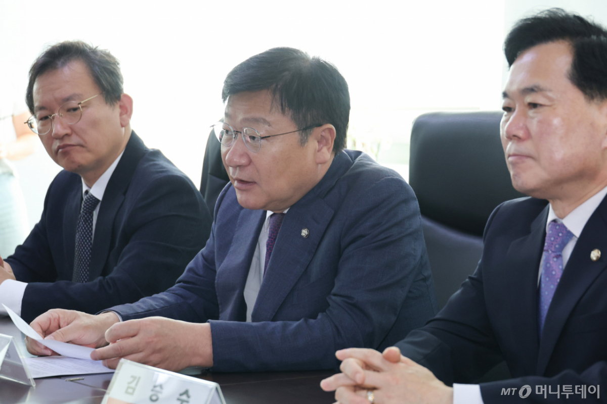 (서울=뉴스1) 신웅수 기자 = 정점식 국민의힘 원내대표가 19일 서울 여의도 한국노총에서 열린 간담회에서 인사말을 하고 있다. 2026.6.19/뉴스1 Copyright © 뉴스1. All rights reserved. 무단 전재 및 재배포, AI학습 이용 금지. /사진=(서울=뉴스1) 신웅수 기자