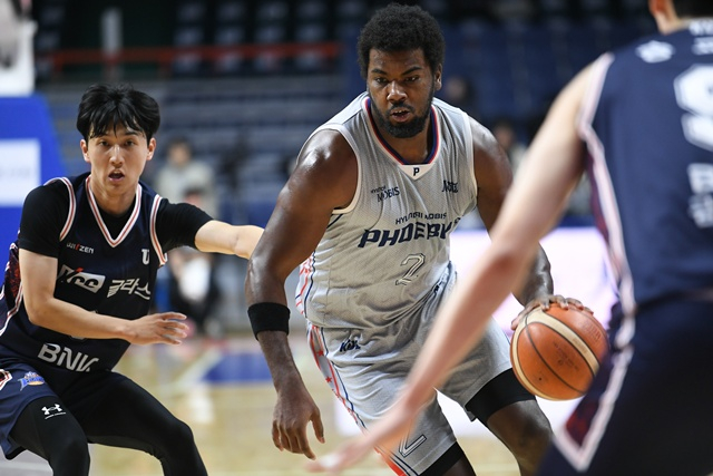 공격에 집중하는 레이션 해먼즈. /사진=KBL 제공