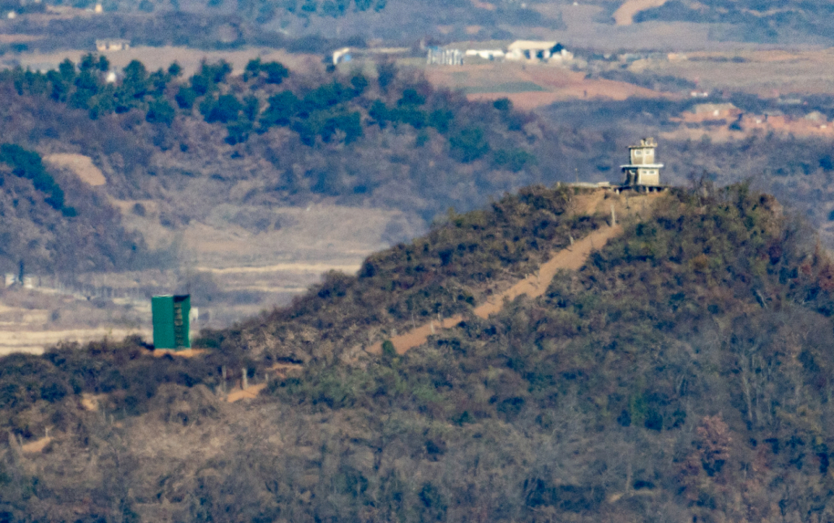(파주=뉴스1) 이재명 기자 = 사진은 경기도 파주시 오두산 통일전망대에서 바라본 북측 초소. /사진=(파주=뉴스1) 이재명 기자