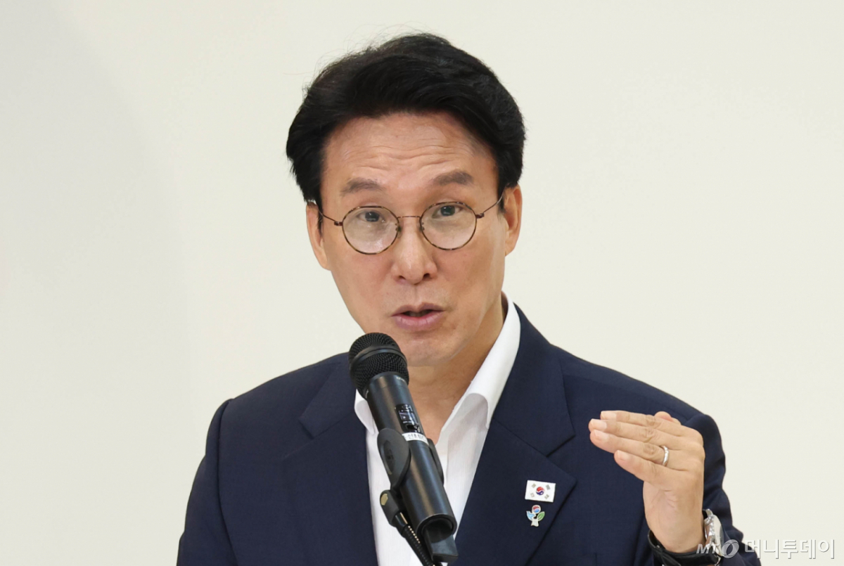 [서울=뉴시스] 조수정 기자 = 김민석 국무총리가 22일 오전 서울 종로구 정부서울청사 별관에서 출입기자 간담회를 하고 있다. 2026.06.22.  /사진=조수정
