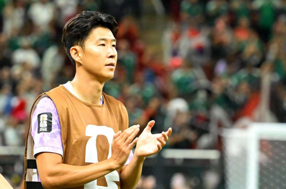 2026 북중미월드컵 A조 예선 대한민국 대 멕시코 경기가 19일(한국 시간) 멕시코 과달라하라 에스타디오 아크론에서 열렸다.멕시코에 0-1로 패한 후 김승규 등 선수들이 그라운드로 나와 팬들에게 인사를 하고 있다./사진=김진경 대기자