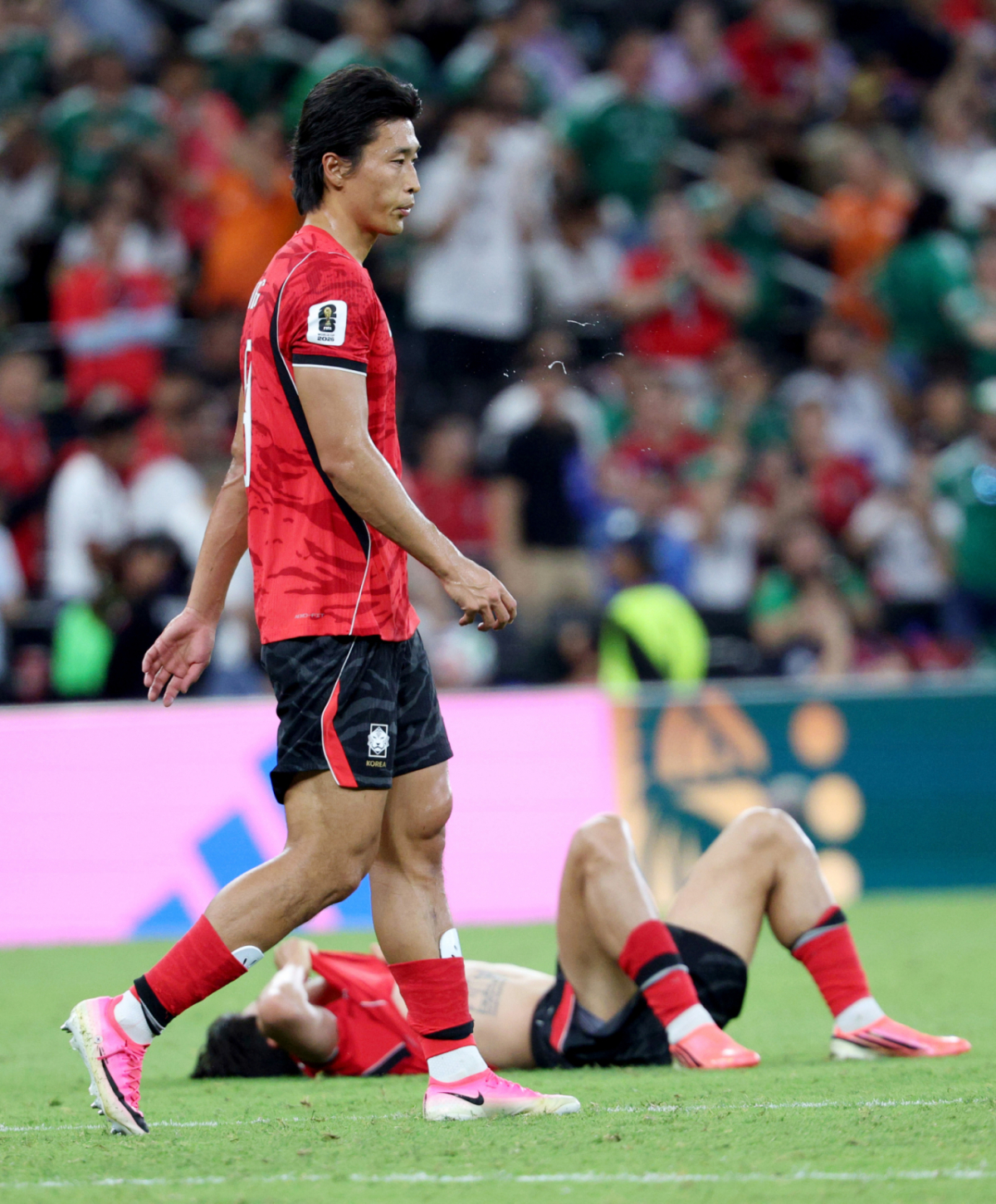 2026 북중미월드컵 A조 3차예선 대한민국 대 남아공 경기가 25일(한국시간) 멕시코 몬테레이 에스타디오 BBVA에서 열렸다.후반전  선제골을 허용하며 남아공에 0-1로 패해 조3위에 머문  대표팀, 조규성이 아쉬운 표정으로 경기를 마무리하고 있다.  2026.06.24. /사진=김진경 kim.jinkyung@