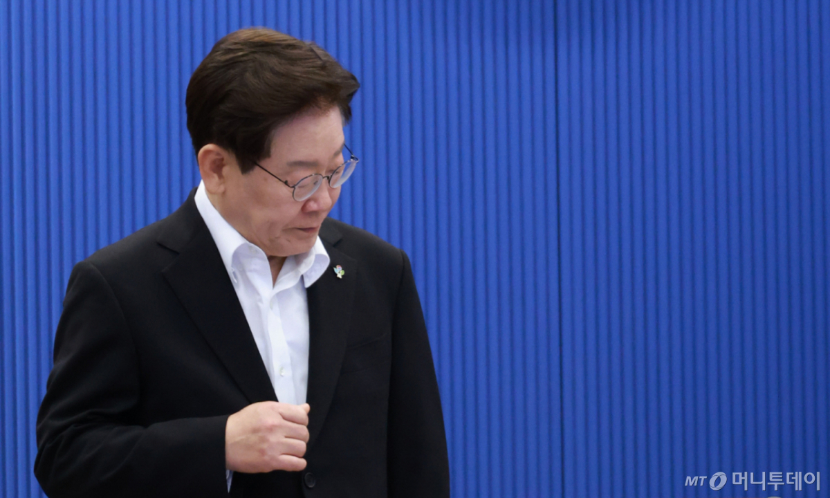 (서울=뉴스1) 허경 기자 = 이재명 대통령이 25일 청와대에서 열린 수석보좌관회의에 참석하고 있다. 2026.6.25/뉴스1  Copyright © 뉴스1. All rights reserved. 무단 전재 및 재배포,  AI학습 이용 금지. /사진=(서울=뉴스1) 허경 기자