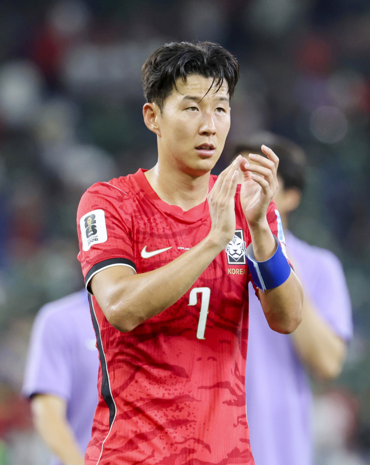 2026 북중미월드컵 A조 3차예선 대한민국 대 남아공 경기가 25일(한국시간) 멕시코 몬테레이 에스타디오 BBVA에서 열렸다.  후반전  선제골을 허용하며 남아공에 0-1로 패해 조3위에 머문  대표팀, 손흥민, 옌스 등 대표팀 선수들이 아쉬운 표정으로 경기를 마무리하고 있다.  2026.06.24. /사진=김진경 kim.jinkyung@