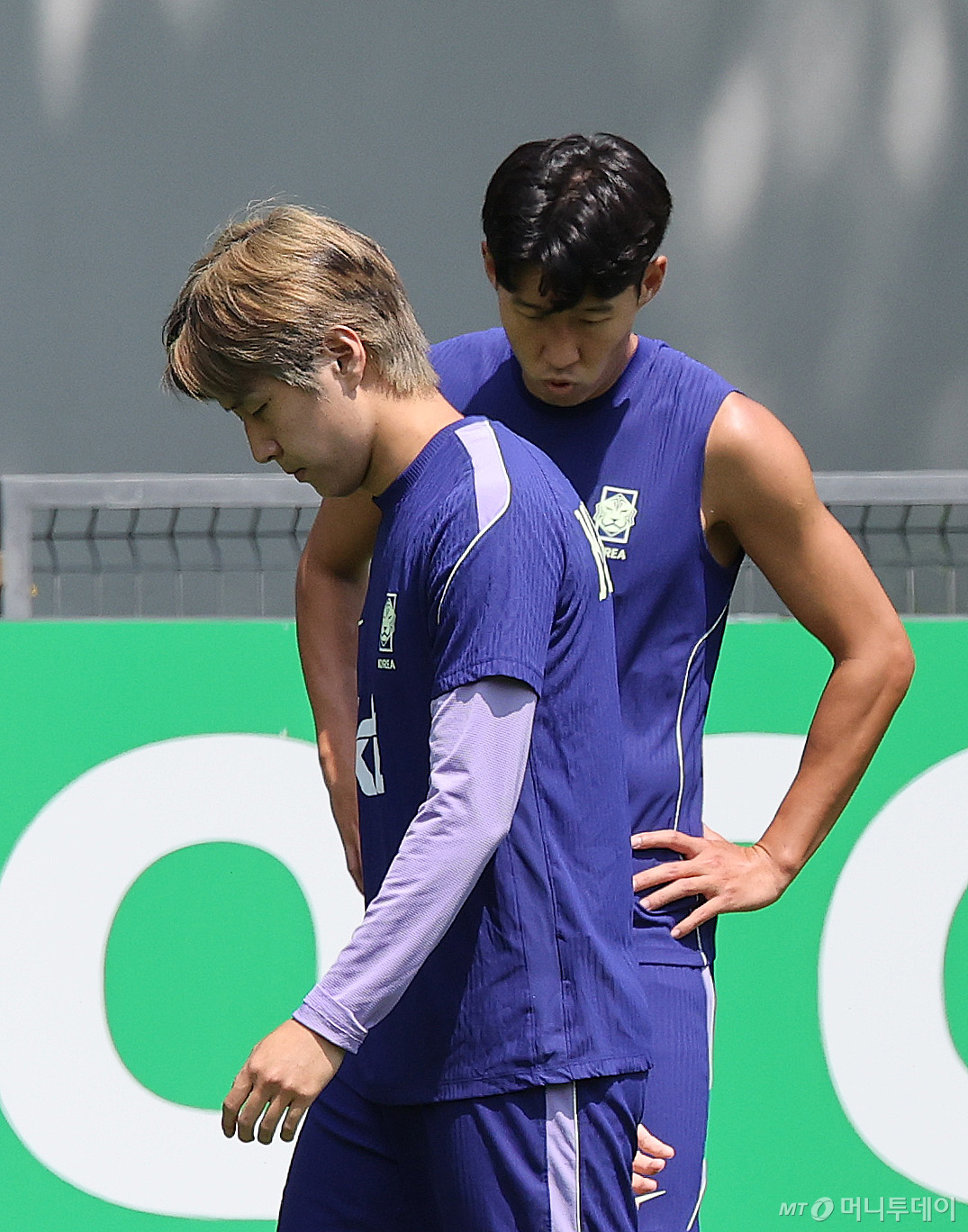 대한민국 축구국가대표팀 손흥민과 이강인이 27일(현지시간) 멕시코 과달라하라 인근 대한민국 축구대표팀의 베이스캠프 훈련장인 치바스 바예 베르데에서 훈련을 하고 있다. /사진=뉴스1