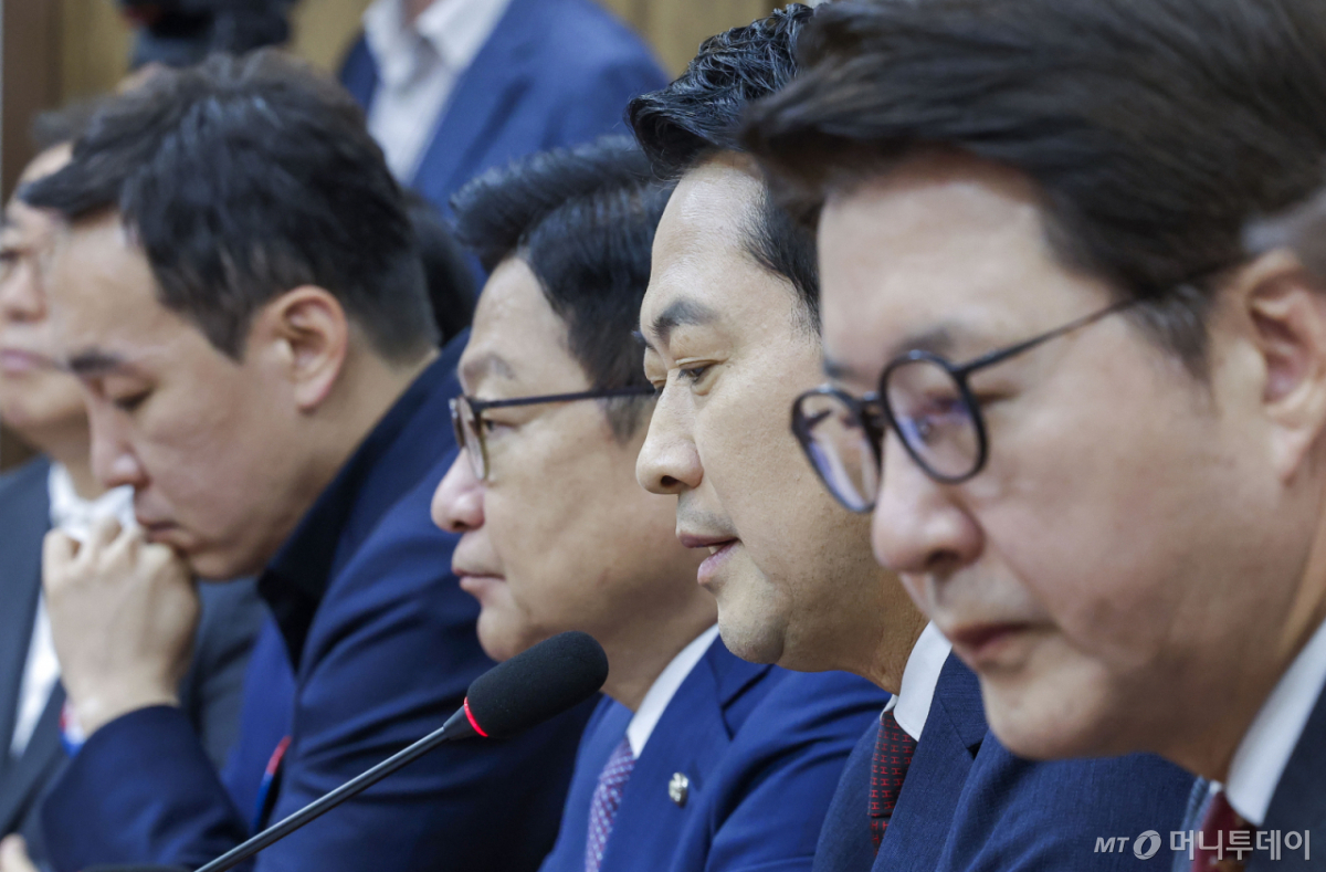 [서울=뉴시스] 정병혁 기자 = 장동혁 국민의힘 대표가 29일 서울 여의도 국회에서 열린 최고위원회의에서 발언하고 있다. 2026.06.29. jhope@newsis.com /사진=정병혁