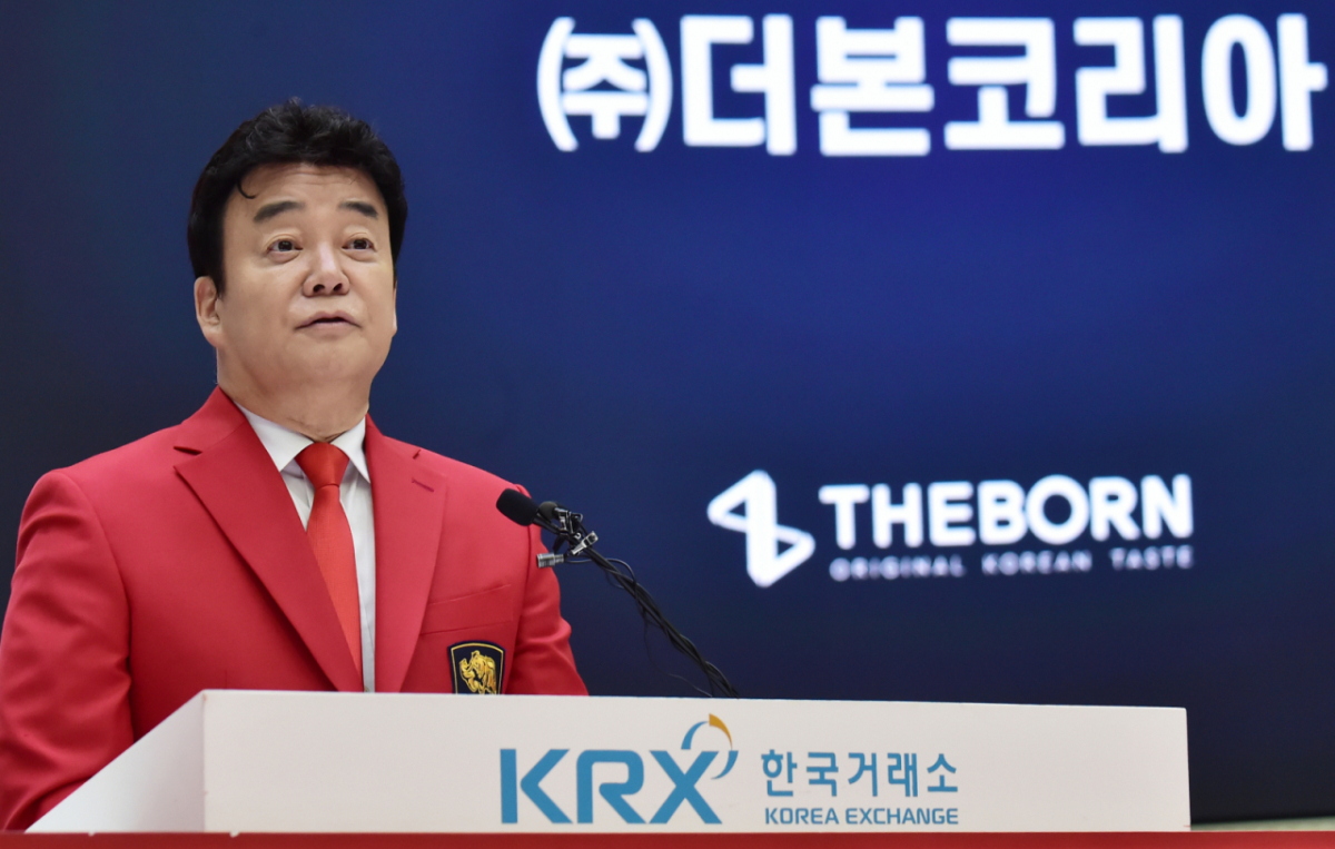 더본코리아는 빽다방 점주 A씨에 대한 고용노동부 기획 감독 결과를 근거로 이 같이 결정했다. 관계자는 "청주 노무 사건 이후 '빽다방' 전체가 비판의 대상이 돼 브랜드 명성이나 신용이 심각하게 훼손됐다"며 "A씨는 직장 내 괴롭힘과 근로기준법 위반으로 과태료 처분을 받았으며, 빽다방 가맹사업에 중대한 장애가 발생됨에 따라 가맹계약을 해지했다"고 밝혔다. 사진은 더본코리아 백종원 대표./사진=머니S