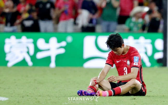 2026 북중미월드컵 A조 3차예선 대한민국 대 남아공 경기가 25일(한국시간) 멕시코 몬테레이 에스타디오 BBVA에서 열렸다.  후반전 선제골을 허용하며 남아공에 0-1로 패해 조3위에 머문 대표팀, 태극전사들의 아쉬움이 크다. /사진=김진경 대기자.