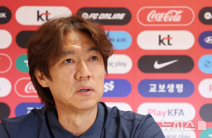 홍명보 한국 축구대표팀 감독이 사퇴를 선언하고 있다. /사진=뉴시스 제공