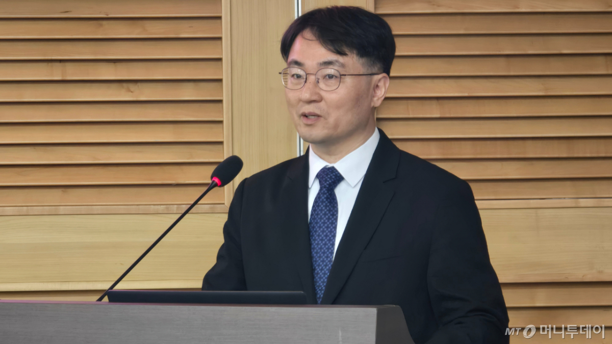 이봉근 대한의사협회(의협) 보험이사가 30일 서울 여의도 국회에서 열린 관리급여 정책 토론회에서 발언하고 있다. /사진=홍효진 기자