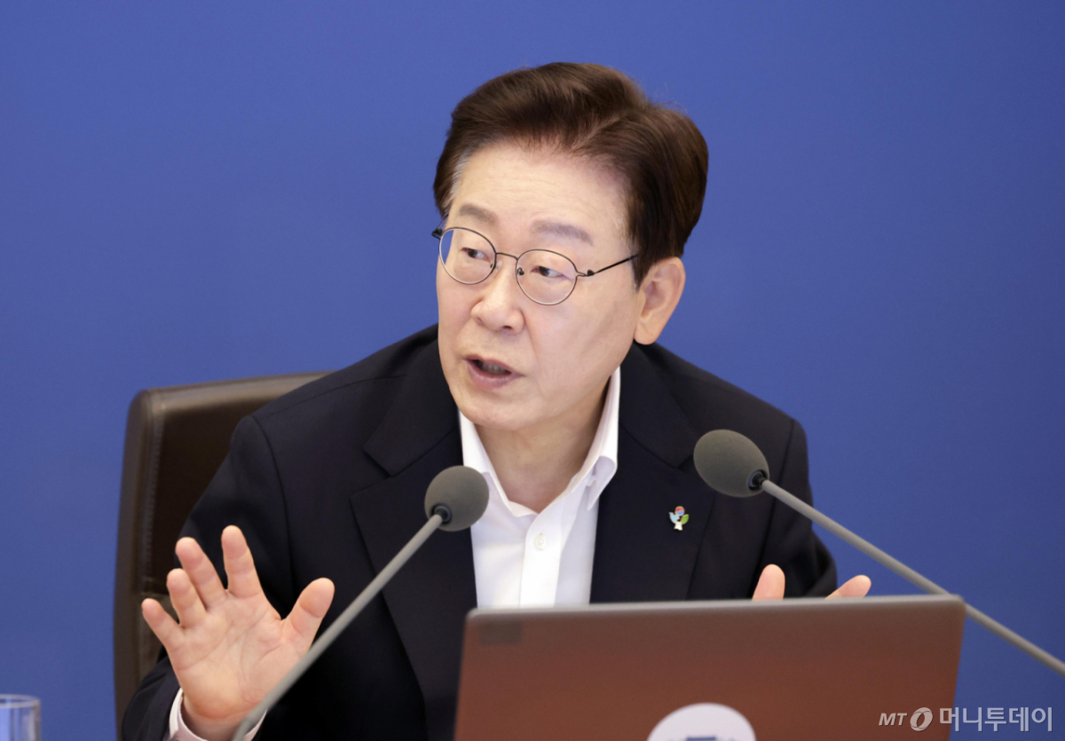 [서울=뉴시스] 최동준 기자 = 이재명 대통령이 30일 청와대에서 열린 국무회의 겸 비상경제점검회의에서 발언하고 있다. 2026.06.30. photocdj@newsis.com /사진=최동준