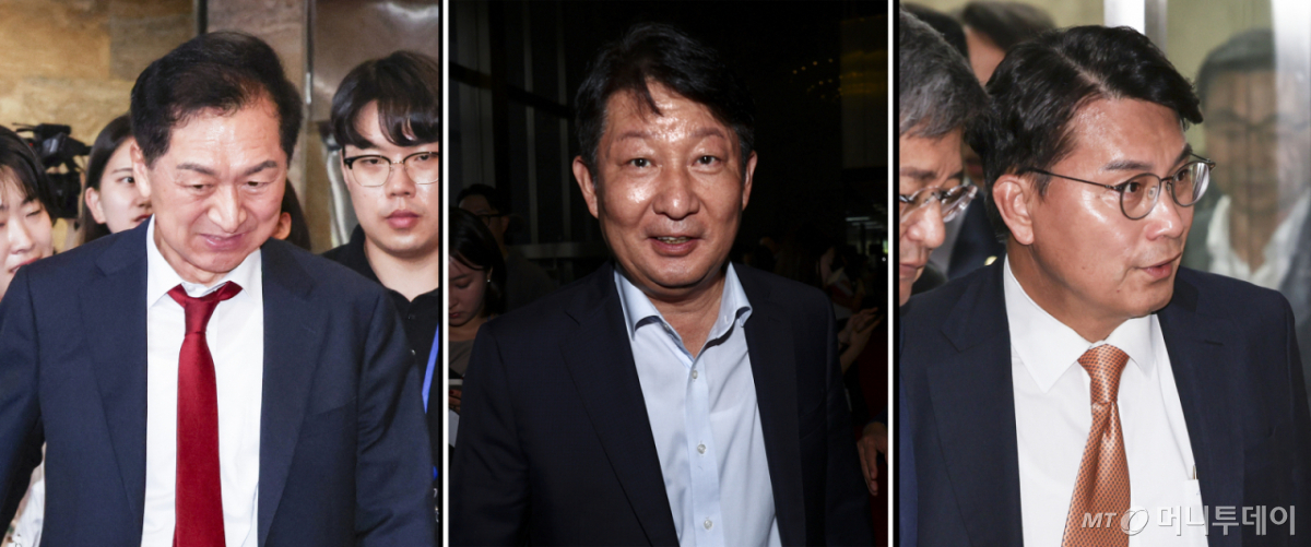 [서울=뉴시스] 김근수 기자 = 김기현(왼쪽부터) 국민의힘 의원, 권영진, 윤상현 의원이 29일 오후 서울 여의도 국회에서 열린 비공개 의원총회를 마친 뒤 회의장을 나서고 있다.   2차 종합 특별검사팀은 윤석열 전 대통령의 '체포 방해' 의혹과 관련 김기현·권영진·윤상현 의원을 특수공무집행방해 혐의로 추가 입건하고 출석을 통보했다. 2026.06.29. ks@newsis.com /사진=