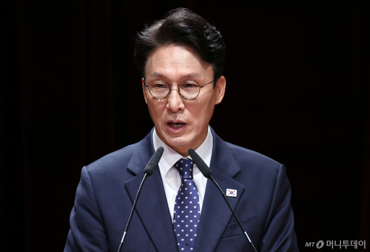 김민석 국무총리가 1일 오전 서울 종로구 세종대로 정부서울청사에서 열린 이임식에서 이임사를 하고 있다./사진=뉴스1
