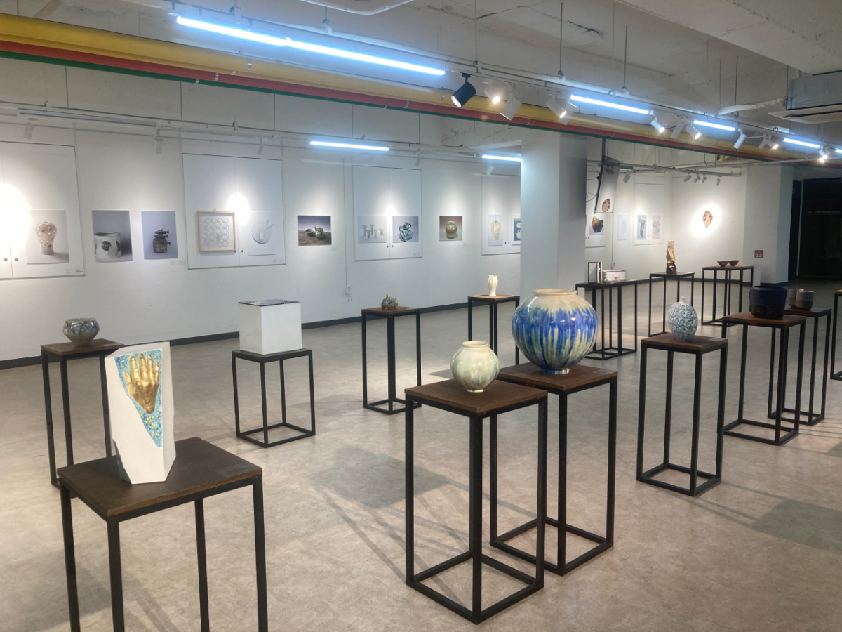 '국제도자초대전'이 열리는 영산대 해운대캠퍼스 학천홀 전시장./사진제공=영산대