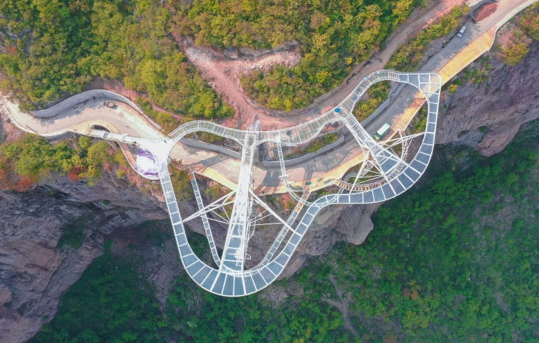 세계 최대 규모의 유리 전망대인 중국 바오취안 유리 전망대(Baoquan Glass Viewing Platform). /사진=기네스북 홈페이지
