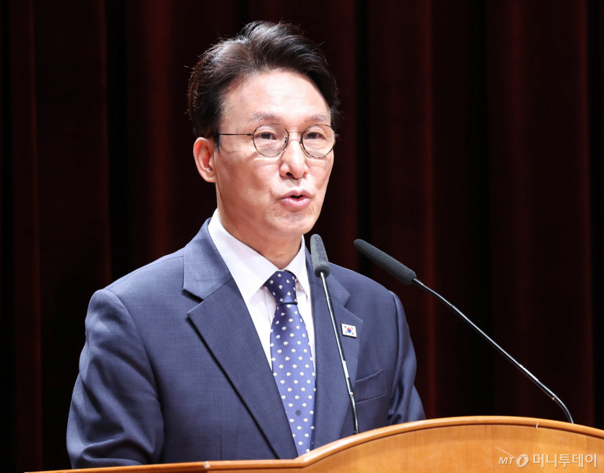 김민석 국무총리가 1일 오전 서울 종로구 정부서울청사에서 열린 제49대 국무총리 이임식에서 이임사를 하고 있다./사진=뉴시스