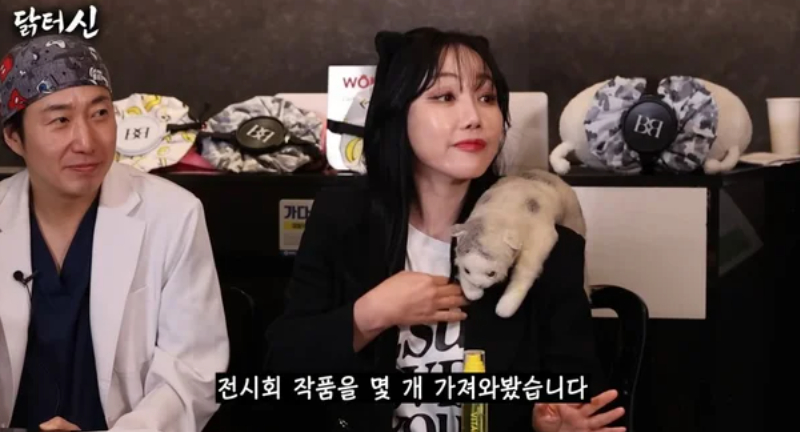 팝 아티스트 낸시랭(50)이 작품 가격을 공개했다./사진=유튜브 채널 '닭터신'