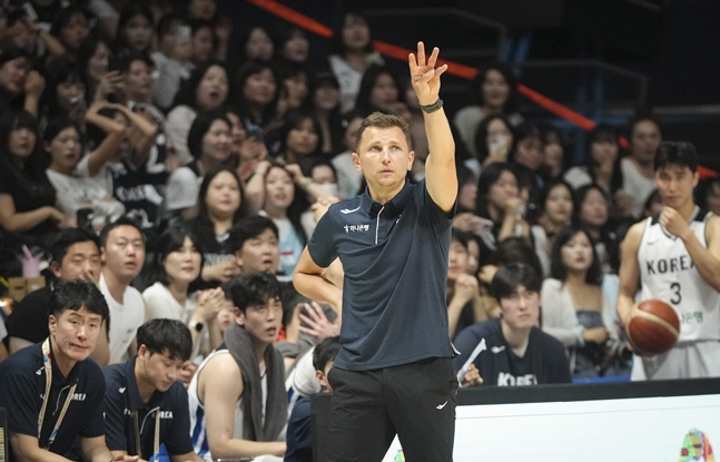 마줄스 감독. /사진=대한민국농구협회
