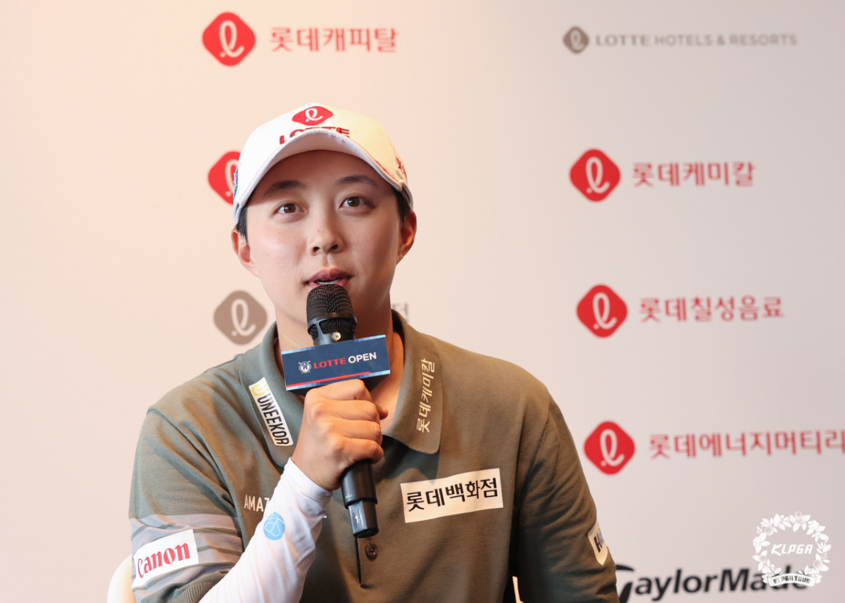 우승 인터뷰 중 김효주. /사진=KLPGA 제공
