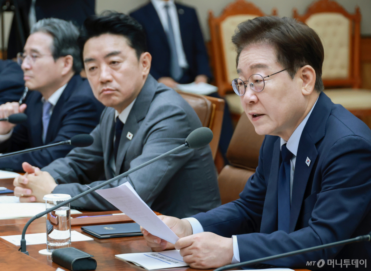 [서울=뉴시스] 조성봉 기자 = 이재명 대통령이 6일 청와대에서 열린 메가프로젝트 민관합동 점검회의에서 발언하고 있다. 2026.07.06. suncho21@newsis.com /사진=
