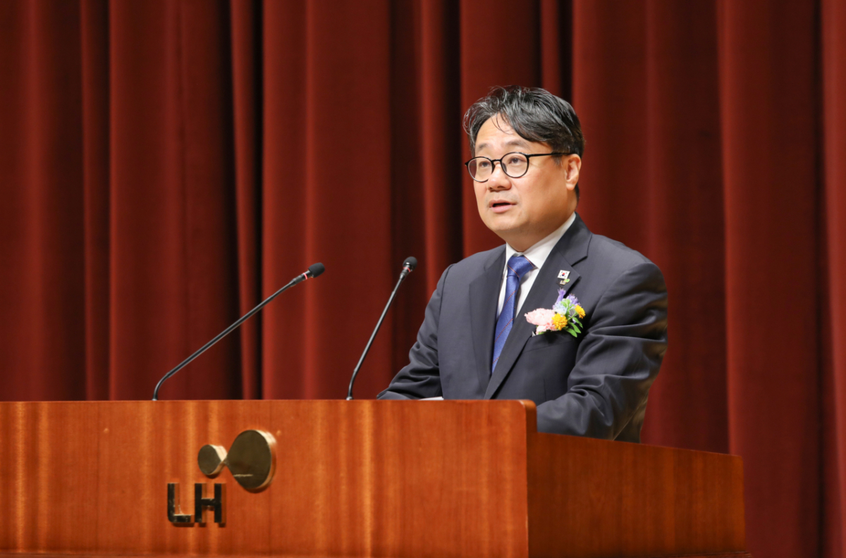 6일(월) 오전 LH 경남 진주 본사에서 임직원들이 참석한 가운데 이성훈 제7대 신임 사장 취임식이 진행되고 있다. /사진제공=LH