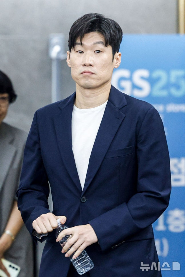 박지성 K-축구 혁신위원회 공동위원장이 6일 오후 서울 송파구 올림픽파크텔에서 열린 K-축구혁신위원회 출범식에 참석하고 있다. /사진=뉴시스