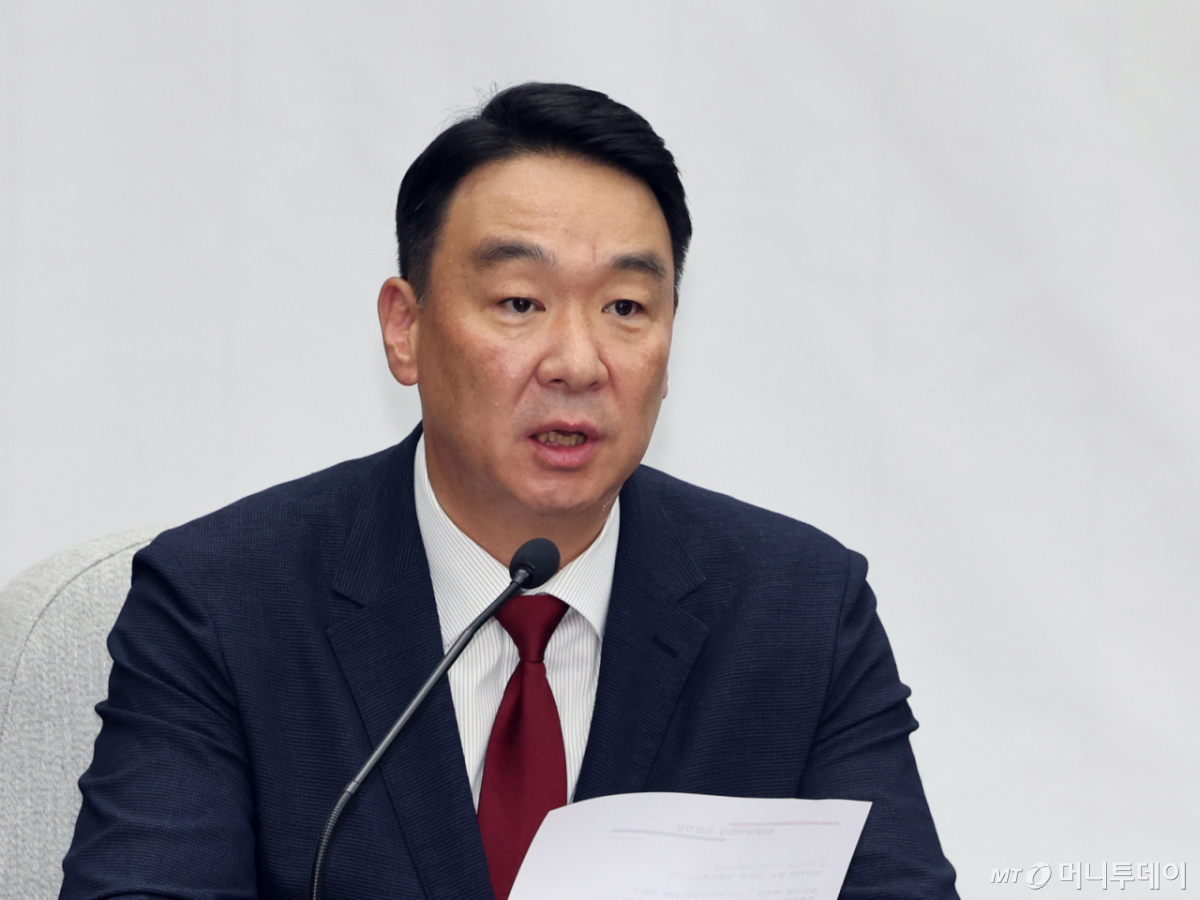 (서울=뉴스1) 황기선 기자 = 정희용 국민의힘 사무총장이 26일 오후 서울 여의도 국회에서 열린 원내대책회의에서 모두발언을 하고 있다. 2026.6.26/뉴스1 Copyright © 뉴스1. All rights reserved. 무단 전재 및 재배포, AI학습 이용 금지. /사진=(서울=뉴스1) 황기선 기자