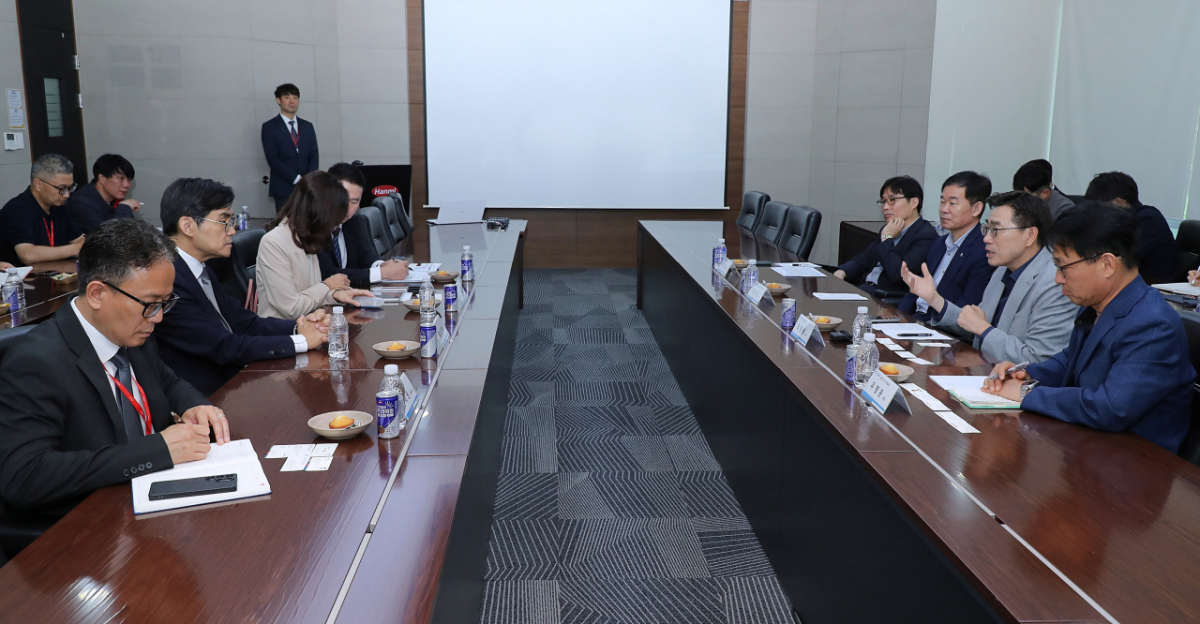 최원용 평택시장이 7일 한미약품을 찾아 협력방안을 모색했다./사진제공=평택시