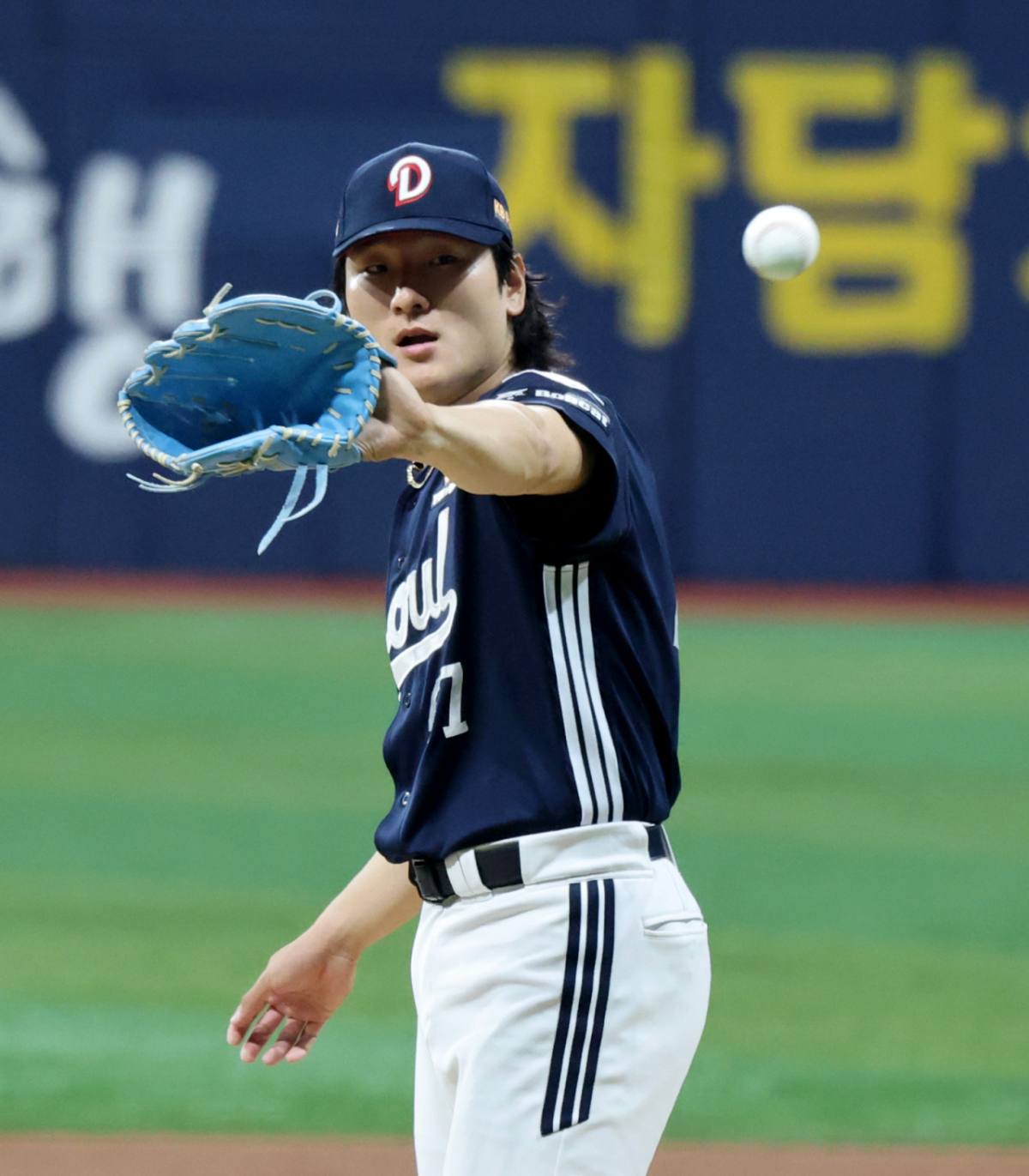 두산 우완투수 곽빈이 3일 고척스카이돔에서 열리는 2026KBO리그 키움히어로즈와 두산베어스의 경기에서 선발로 나서 역투하고 있다. 2026.05.03. /사진=강영조 cameratalks@
