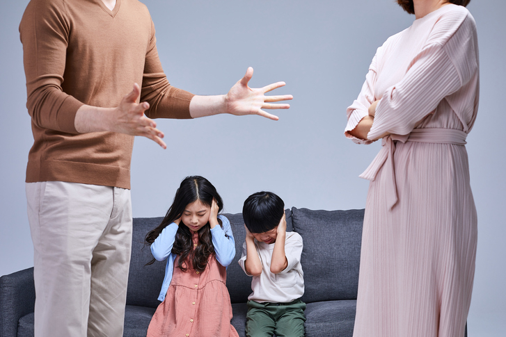 직장 상사와 불륜을 저지른 아내가 남편을 가정폭력으로 고소까지 했다는 사연이 전해졌다. 기사 이해를 돕기 위한 참고 사진. /사진=게티이미지뱅크