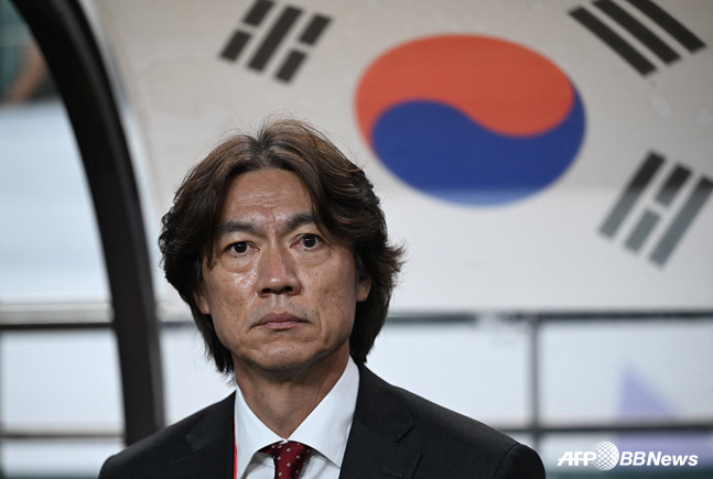 홍명보 전 한국 축구대표팀 감독. /AFPBBNews=뉴스1