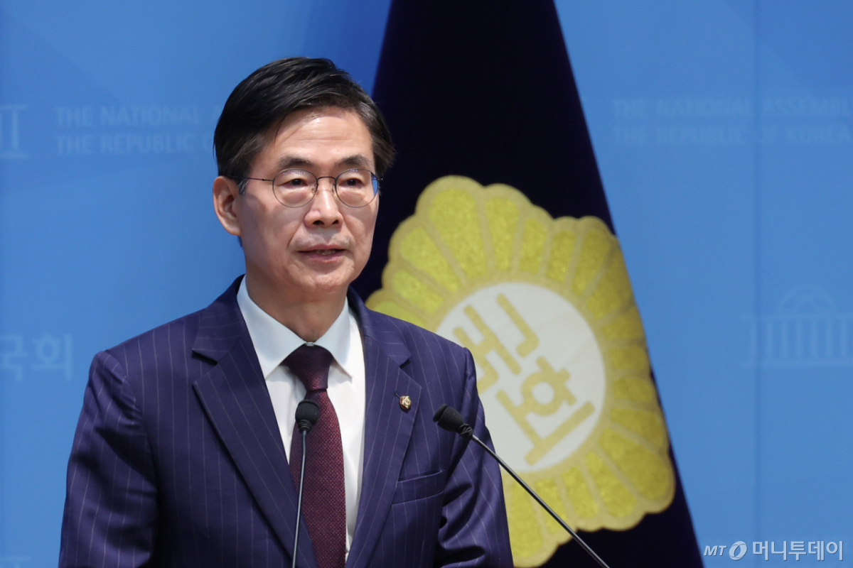 [서울=뉴시스] 고승민 기자 = 조경태 국민의힘 의원이 11일 서울 여의도 국회 소통관에서 국회부의장 선거 출마 기자회견을 하고 있다. 2026.05.11. kkssmm99@newsis.com /사진=고승민