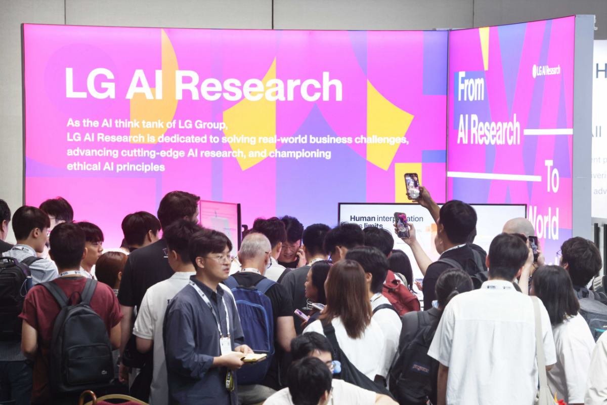 LG AI연구원이 서울 코엑스에서 진행 중인 ICML 2026에 참가해 연구 성과와 엑사원의 산업 현장 혁신 사례를 공개했다. /사진=LG