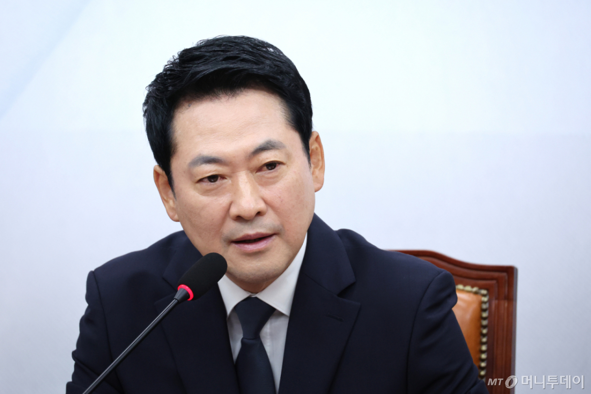 (서울=뉴스1) 신웅수 기자 = 장동혁 국민의힘 대표가 6일 서울 여의도 국회에서 열린 최고위원회의에서 발언하고 있다. 2026.7.6/뉴스1 Copyright © 뉴스1. All rights reserved. 무단 전재 및 재배포, AI학습 이용 금지. /사진=(서울=뉴스1) 신웅수 기자