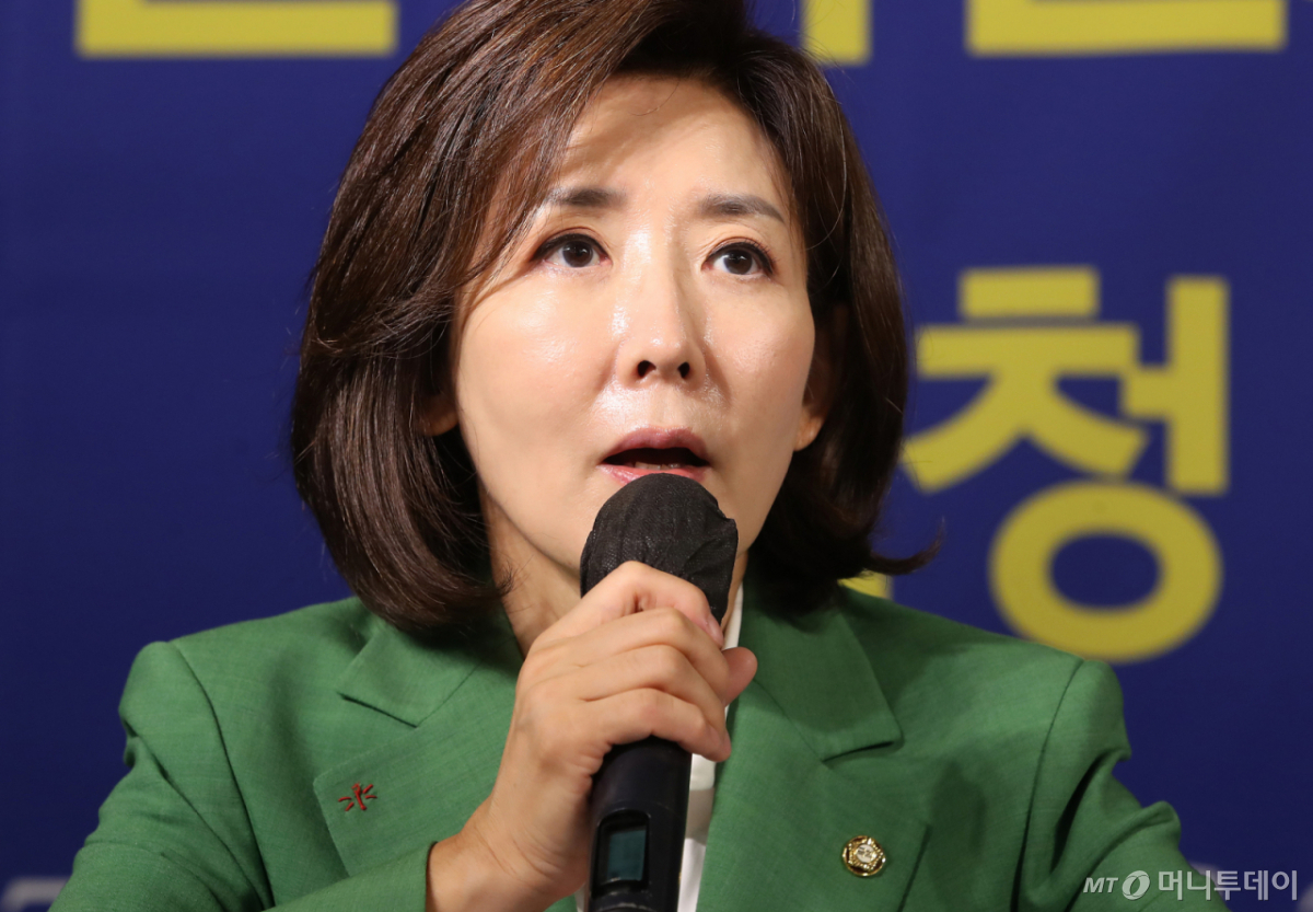 (대구=뉴스1) 공정식 기자 = 나경원 국민의힘(서울 동작구을) 의원이 8일 오전 대구 남구 이천동 대구아트파크에서 열린 아시아포럼21 초청 토론회에서 모두 발언을 하고 있다. 2026.7.8/뉴스1 Copyright © 뉴스1. All rights reserved. 무단 전재 및 재배포, AI학습 이용 금지. /사진=(대구=뉴스1) 공정식 기자