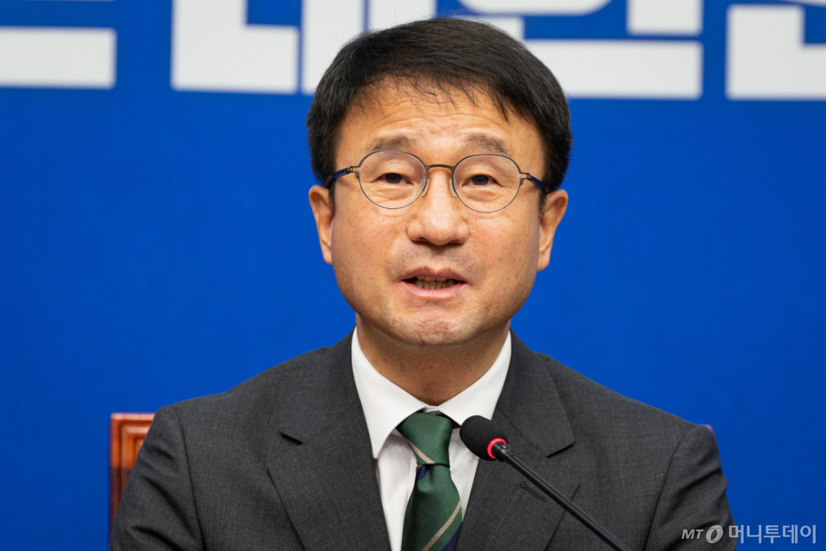 (서울=뉴스1) 유승관 기자 = 한병도 더불어민주당 당대표 직무대행 겸 원내대표가 8일 서울 여의도 국회에서 열린 최고위원회의에서 모두 발언을 하고 있다. 2026.7.8/뉴스1 Copyright © 뉴스1. All rights reserved. 무단 전재 및 재배포, AI학습 이용 금지. /사진=(서울=뉴스1) 유승관 기자