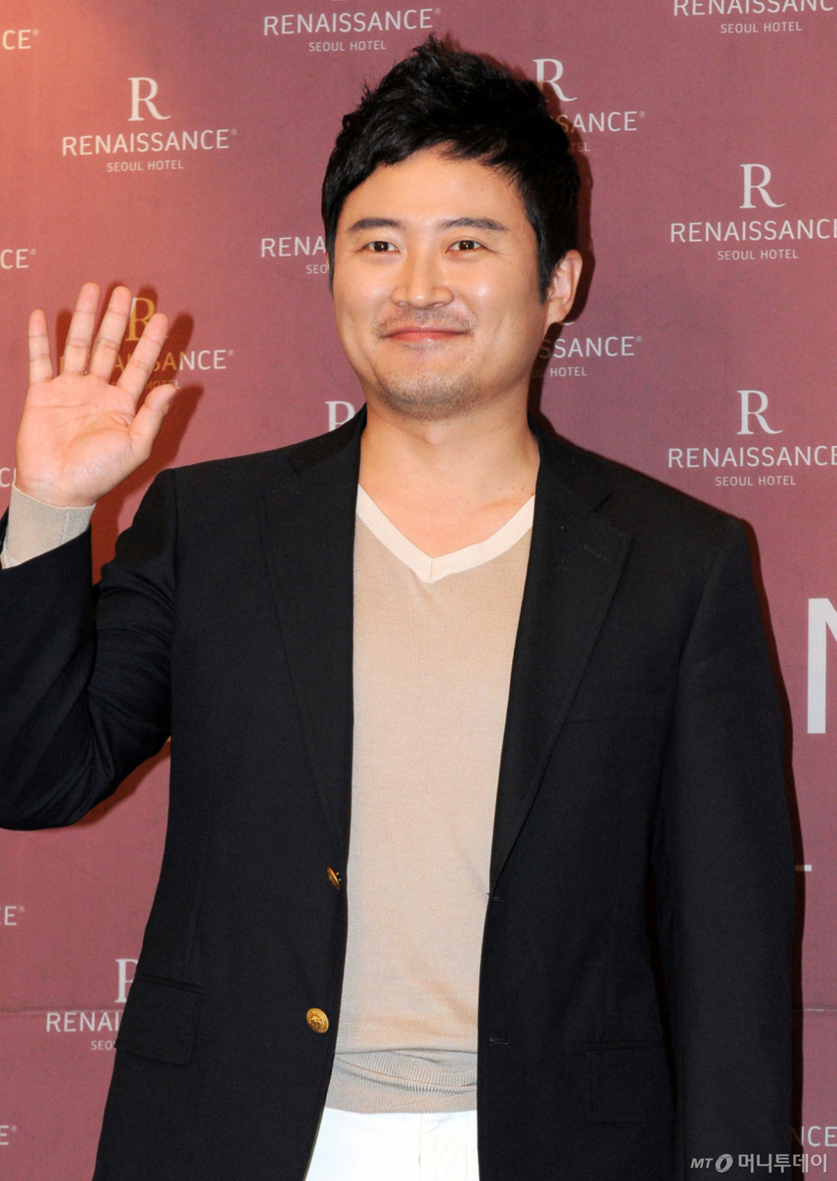 배우 임호가 배재학당 총동창회장 자격으로 지난 6일 학생들과 광주를 찾아가 직접 사과했다. /사진=머니투데이 사진DB